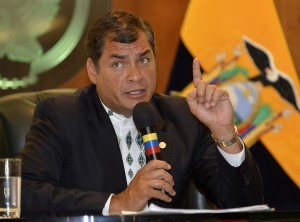 Rafael-Correa-presidente-Ecuador-crisis_ELFIMA20151229_0005_1-300x222