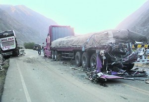 cuatro-muertos-en-choque-entre-jpg_654x469