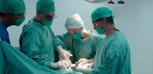 operacion-medicos-658x320