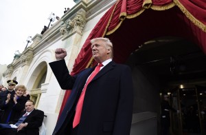 US President-elect Donald Trump arrives for his Presidential Inauguration at the US Capitol in Washington, DC, on January 20, 2017. / AFP PHOTO / POOL / SAUL LOEB